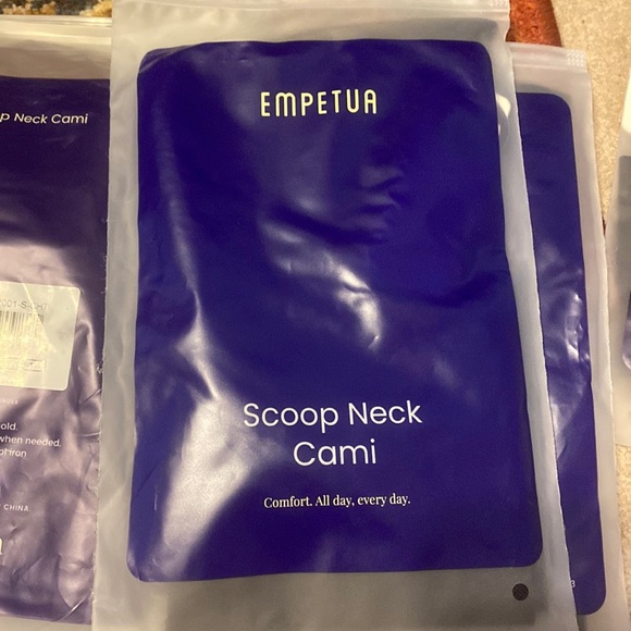 Empetua NWT Black Scoop Neck Cami Shapewear - Picture 2 of 3